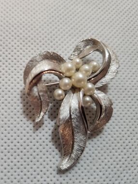 Crown Trifari 1960's Silvertone Faux Pearl Brooch